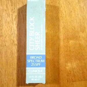 Clinique City Block Sheer face protector